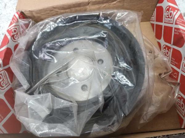 POULIE DE VILBREQUIN PEUGEOT/ CITROEN 1.9D - Vue 1